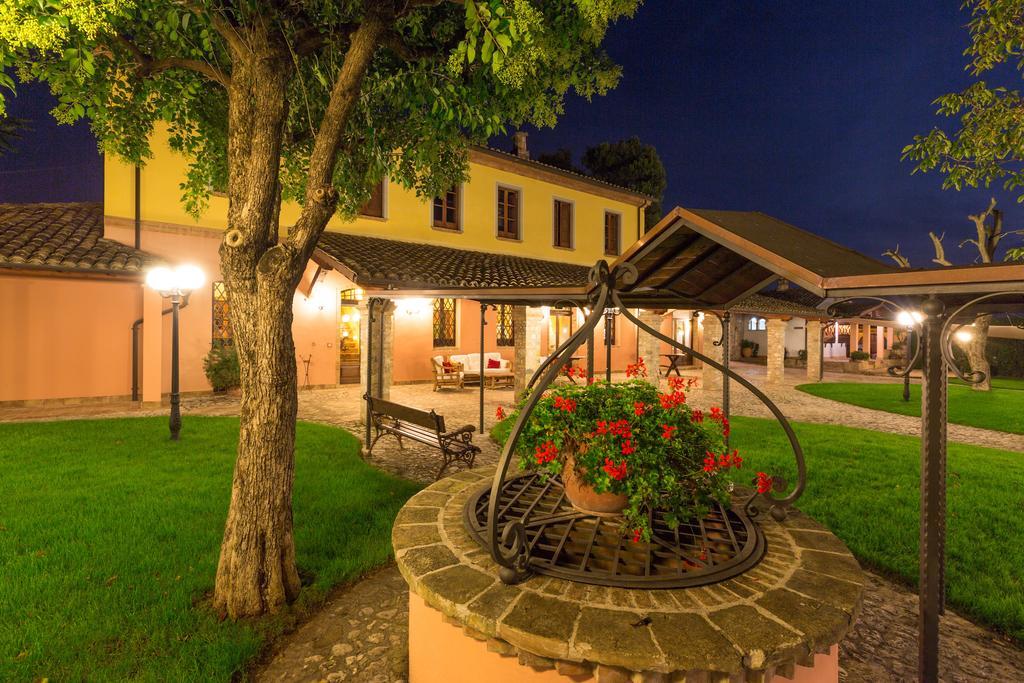 Corte Dei Tini Villa Vomano ภายนอก รูปภาพ