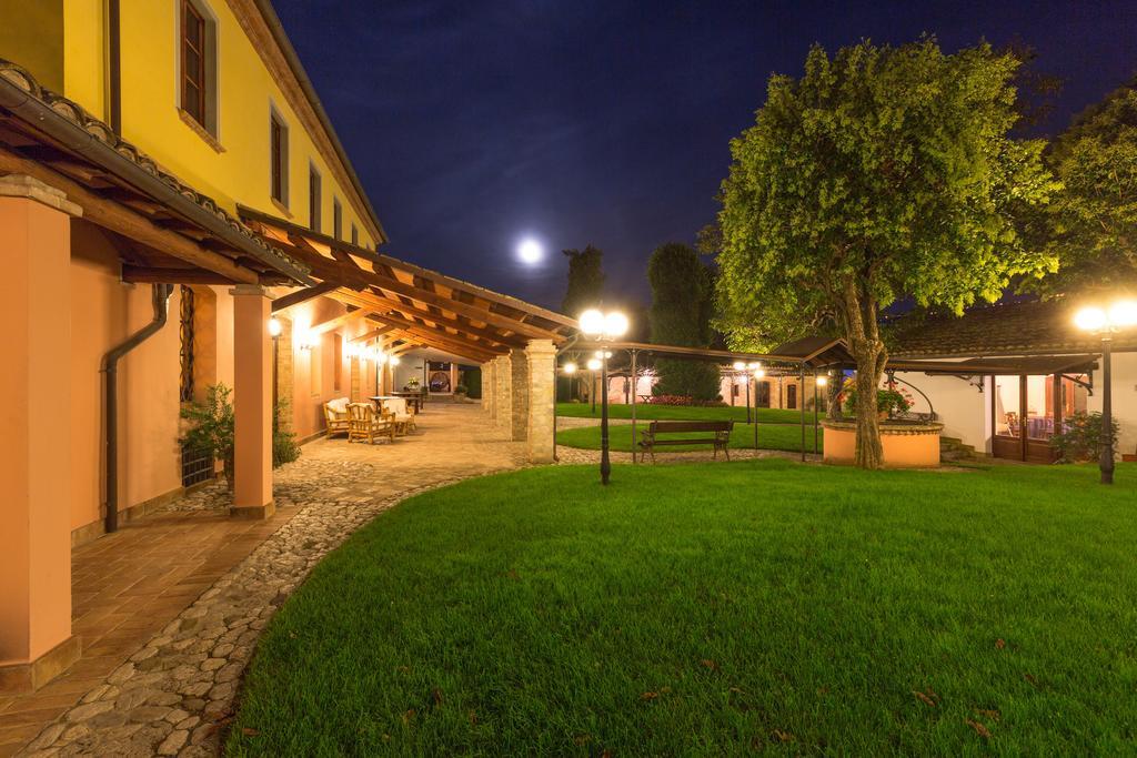 Corte Dei Tini Villa Vomano ภายนอก รูปภาพ