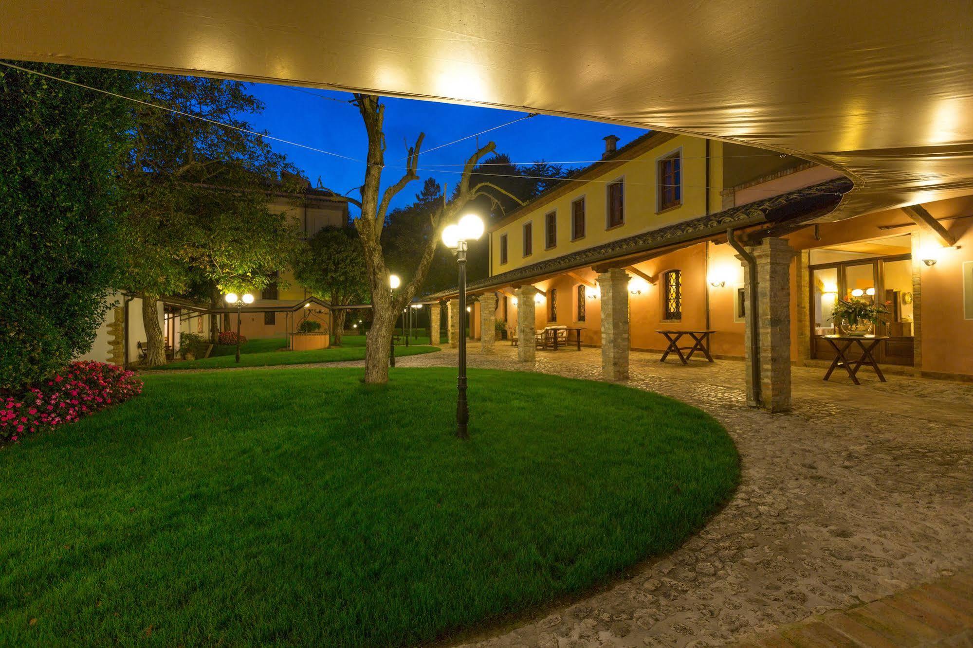 Corte Dei Tini Villa Vomano ภายนอก รูปภาพ