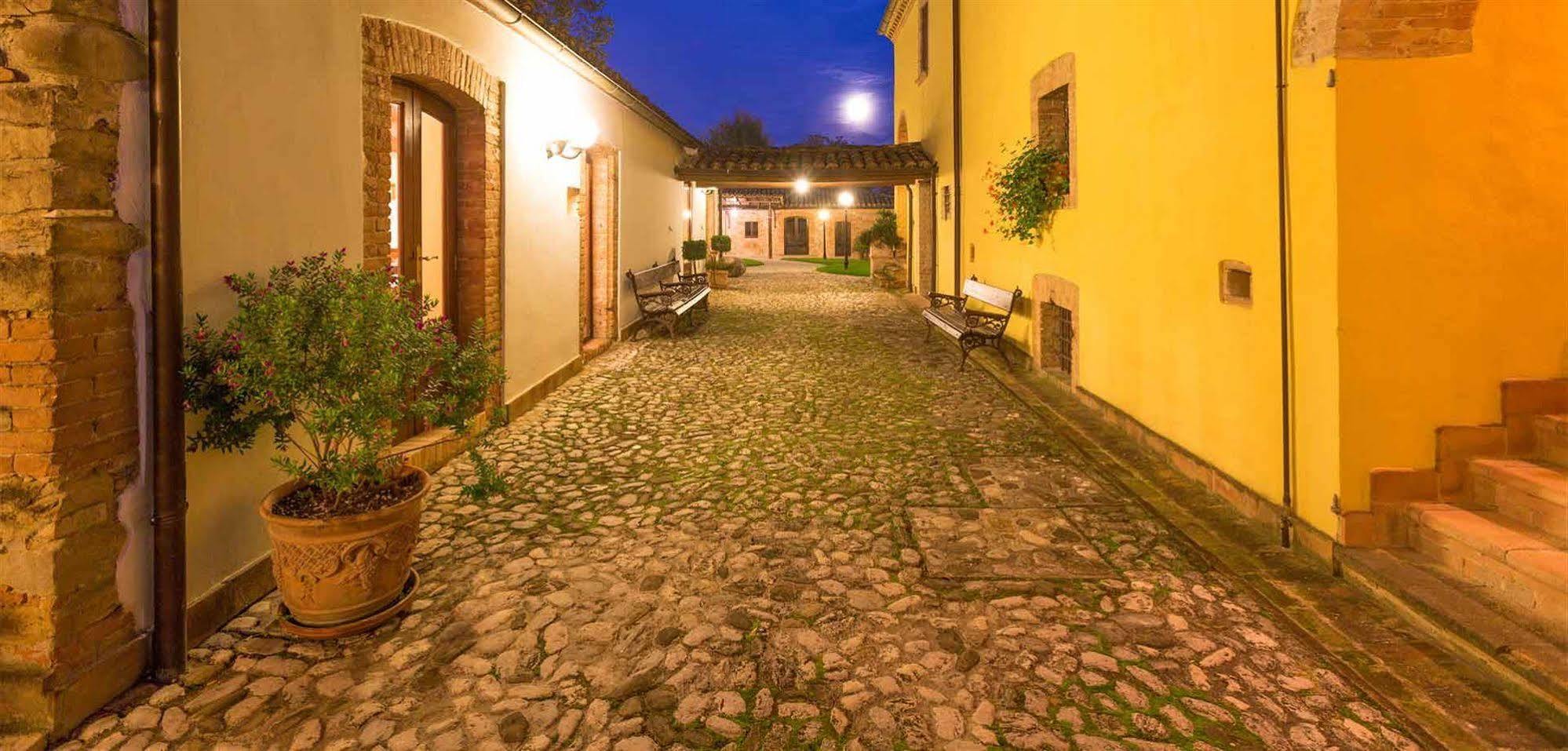 Corte Dei Tini Villa Vomano ภายนอก รูปภาพ