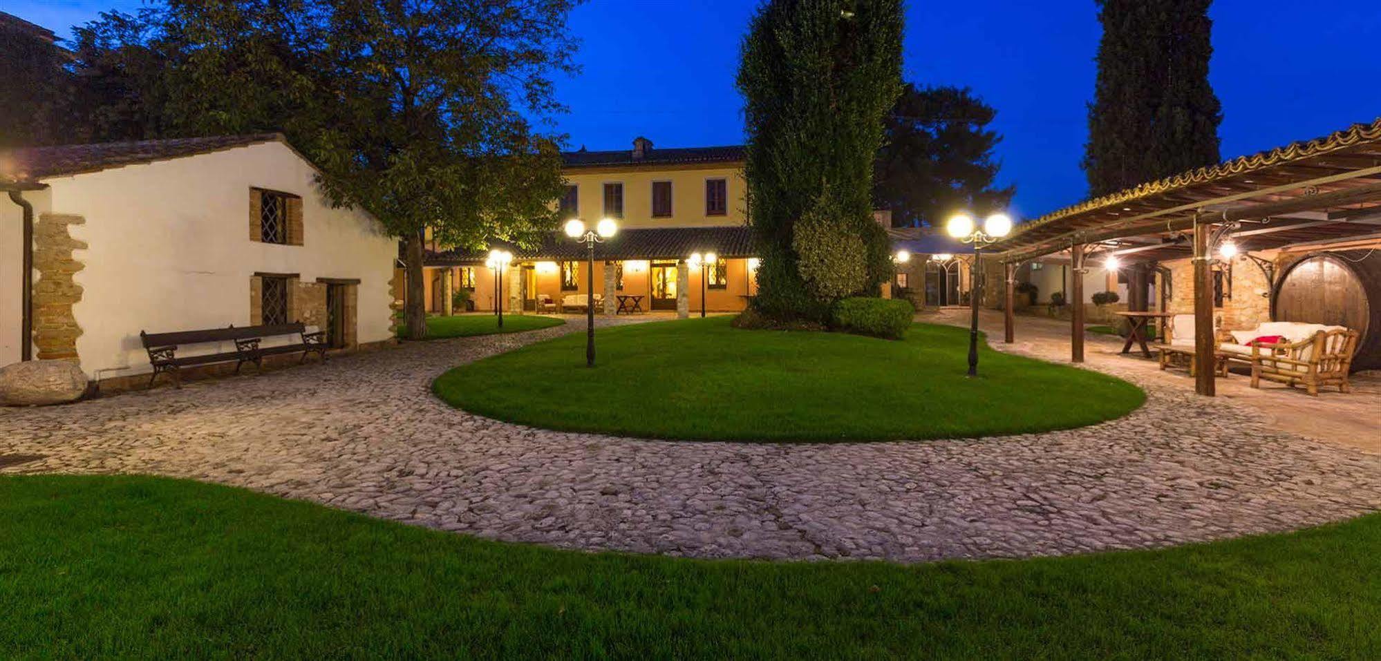 Corte Dei Tini Villa Vomano ภายนอก รูปภาพ