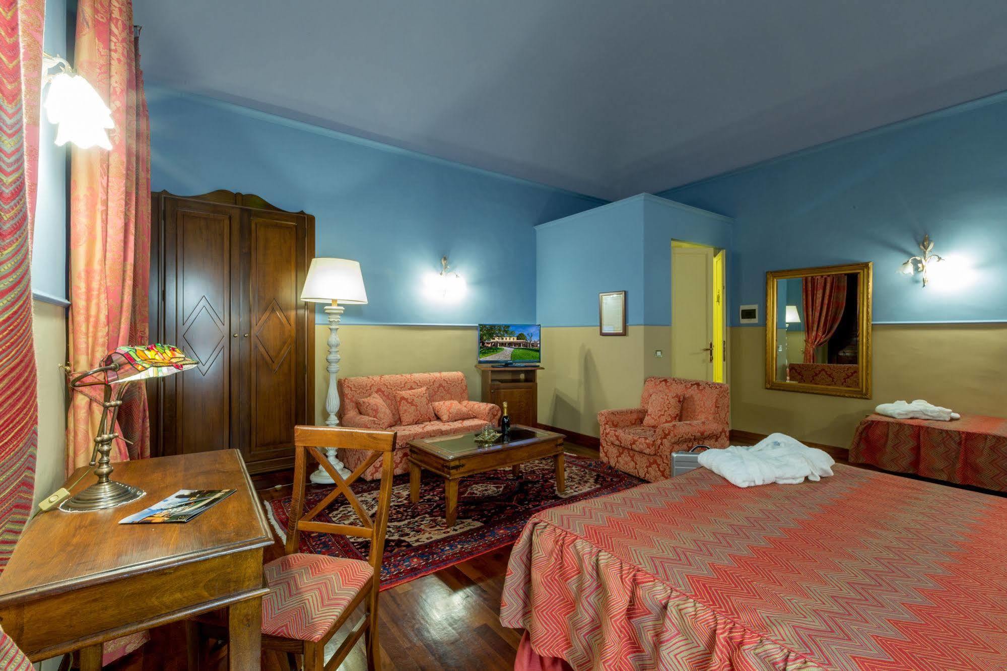 Corte Dei Tini Villa Vomano ภายนอก รูปภาพ